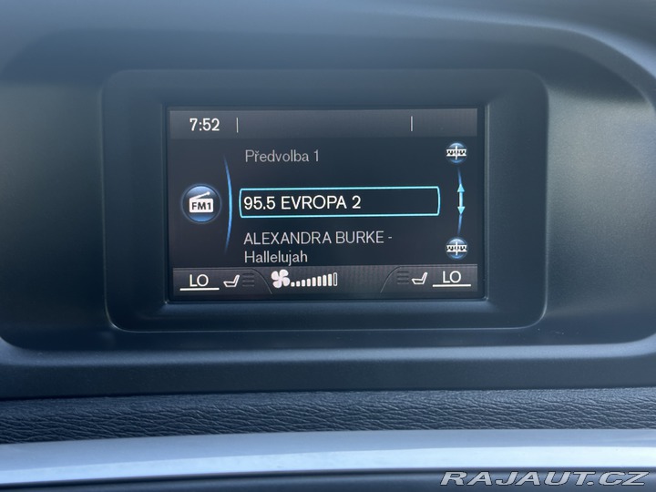 Volvo V40 2.0D 110kW/Automat/Výhřev 2013