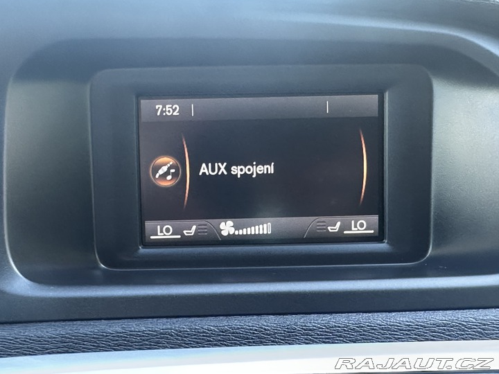 Volvo V40 2.0D 110kW/Automat/Výhřev 2013