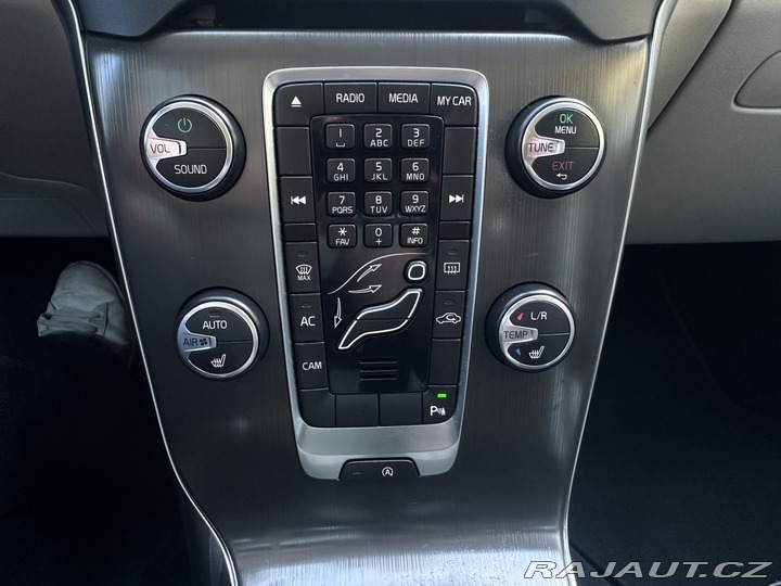Volvo V40 2.0D 110kW/Automat/Výhřev 2013