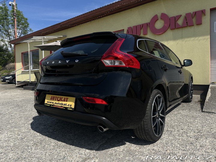 Volvo V40 2.0D 110kW/Automat/Výhřev 2013
