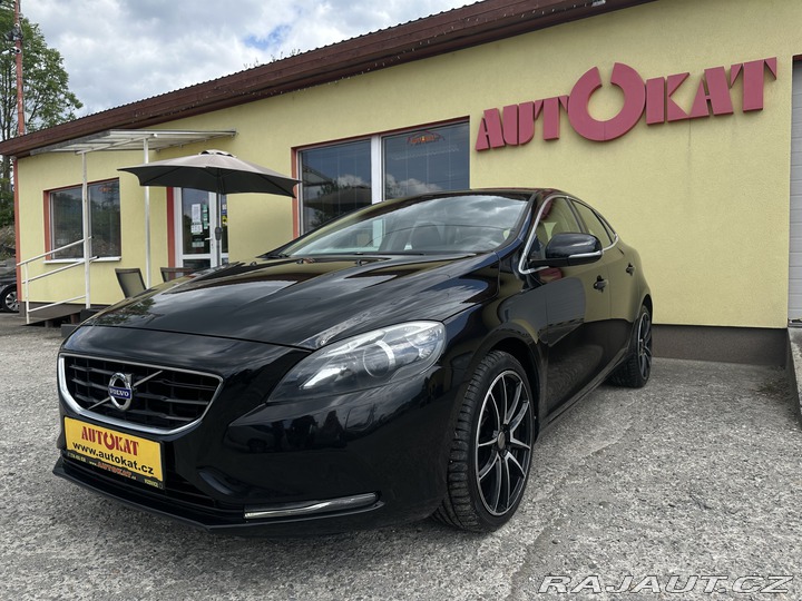 Volvo V40 2.0D 110kW/Automat/Výhřev 2013