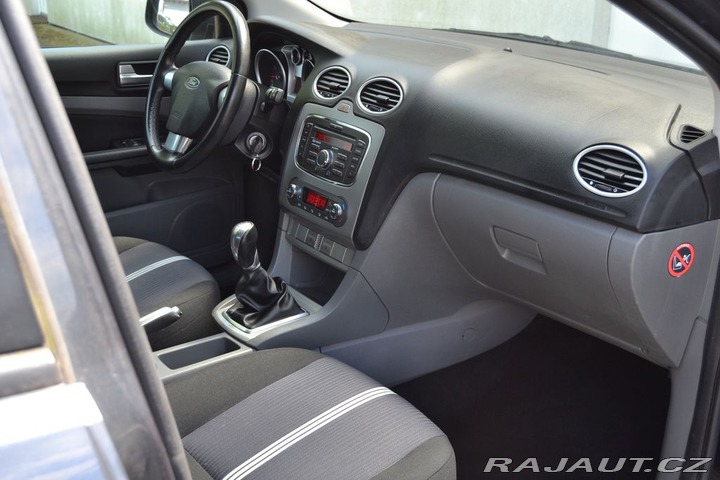 Ford Focus 1.6i 16V 74kW Viva kombi 2010