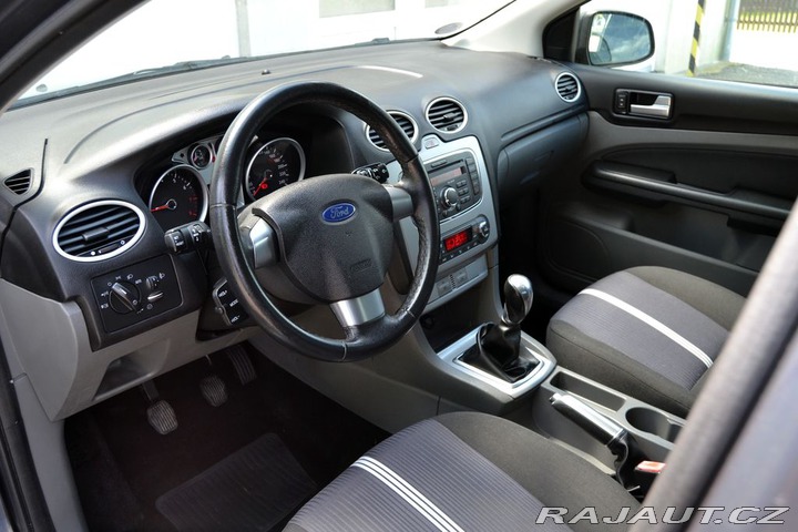 Ford Focus 1.6i 16V 74kW Viva kombi 2010