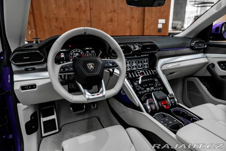 Lamborghini Urus 2025
