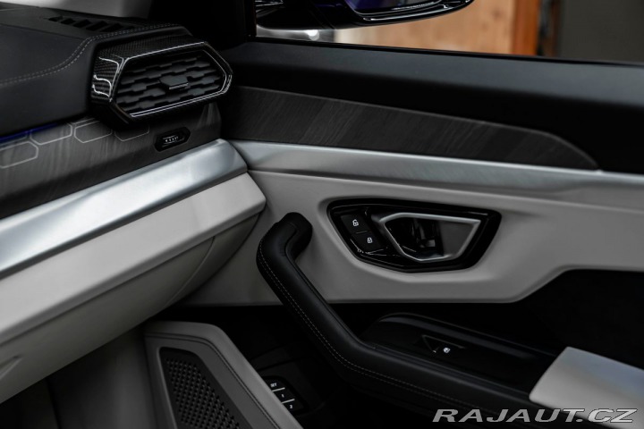Lamborghini Urus 2025