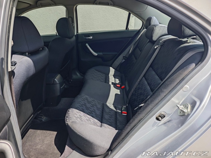 Honda Accord 2.0 i-VTEC Sport 114kW no 2004