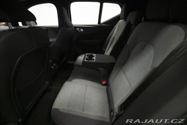 Volvo XC40 2,0 B4 NAVI KAMERA VÝHŘEV 2022