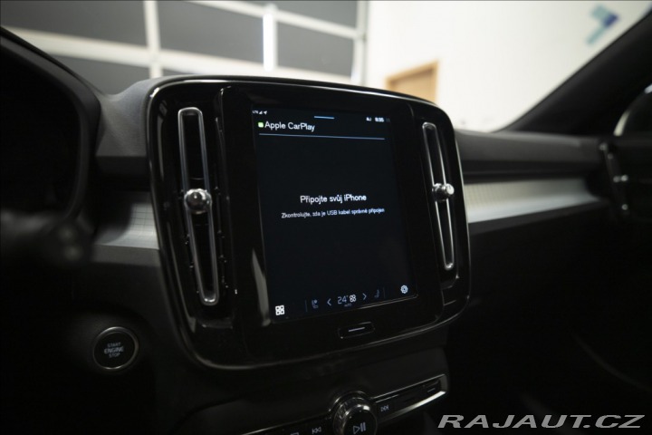 Volvo XC40 2,0 B4 NAVI KAMERA VÝHŘEV 2022