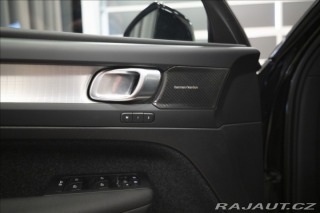 Volvo XC40 2,0 B4 NAVI KAMERA VÝHŘEV 2022