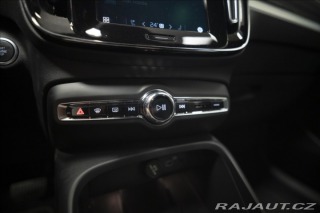 Volvo XC40 2,0 B4 NAVI KAMERA VÝHŘEV 2022