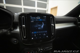 Volvo XC40 2,0 B4 NAVI KAMERA VÝHŘEV 2022