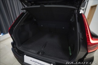 Volvo XC40 2,0 B4 NAVI KAMERA VÝHŘEV 2022