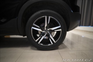 Volvo XC40 2,0 B4 NAVI KAMERA VÝHŘEV 2022