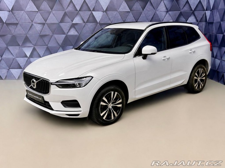 Volvo XC60 B4 AWD MOMENTUM, KAMERA, 2021