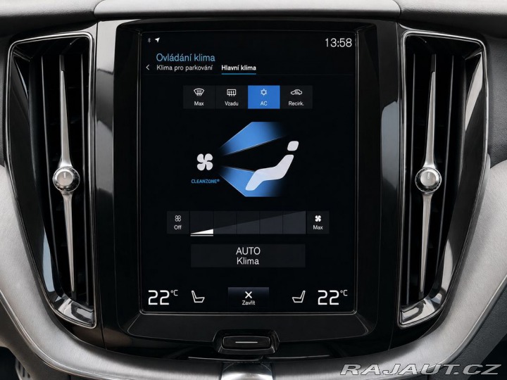 Volvo XC60 B4 AWD MOMENTUM, KAMERA, 2021