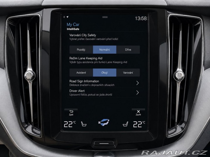 Volvo XC60 B4 AWD MOMENTUM, KAMERA, 2021