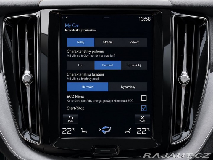 Volvo XC60 B4 AWD MOMENTUM, KAMERA, 2021