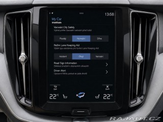 Volvo XC60 B4 AWD MOMENTUM, KAMERA, 2021