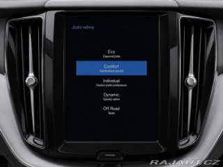 Volvo XC60 B4 AWD MOMENTUM, KAMERA, 2021