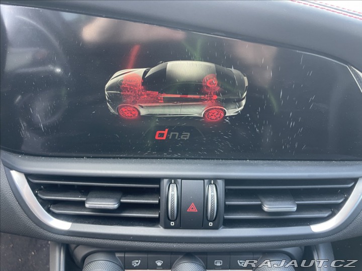 Alfa Romeo Giulia 2,9 QUADRIFOGLIO 375kw 2017