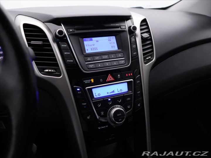 Hyundai i30 1,6 GDI 99kW Trikolor Sty 2015