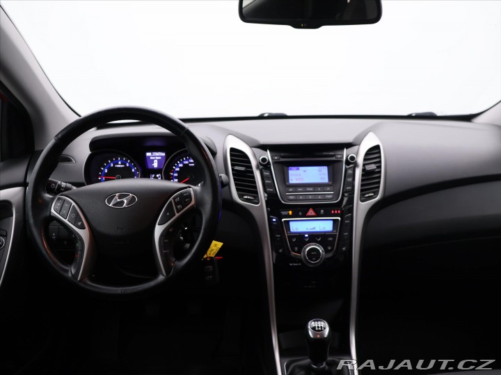 Hyundai i30 1,6 GDI 99kW Trikolor Sty 2015