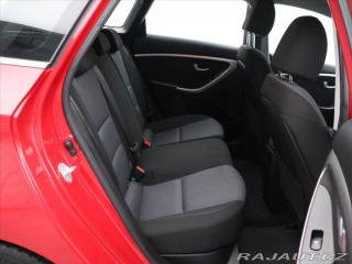 Hyundai i30 1,6 GDI 99kW Trikolor Sty 2015
