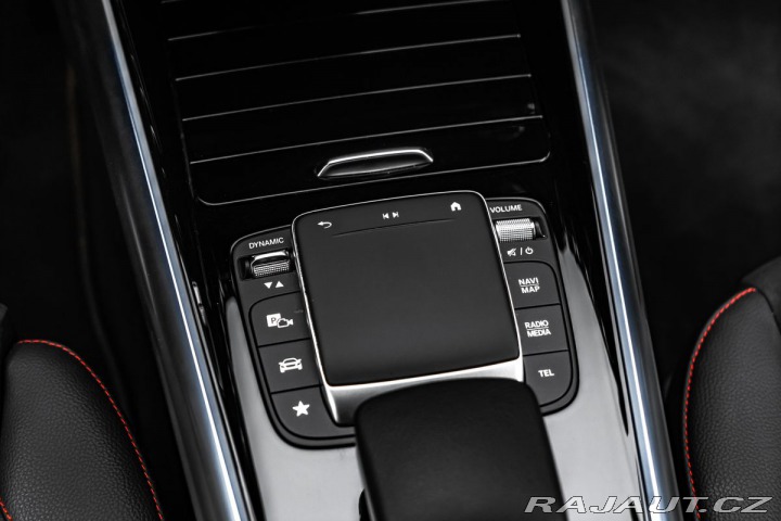 Mercedes-Benz GLA 200d AMG 4MATIC 2022