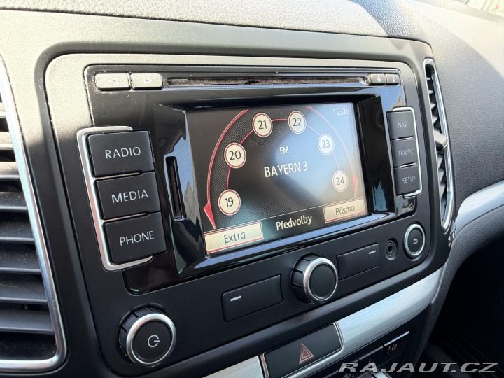 Volkswagen Sharan 2.0TDI 103kW DSG 7M EL. D 2015