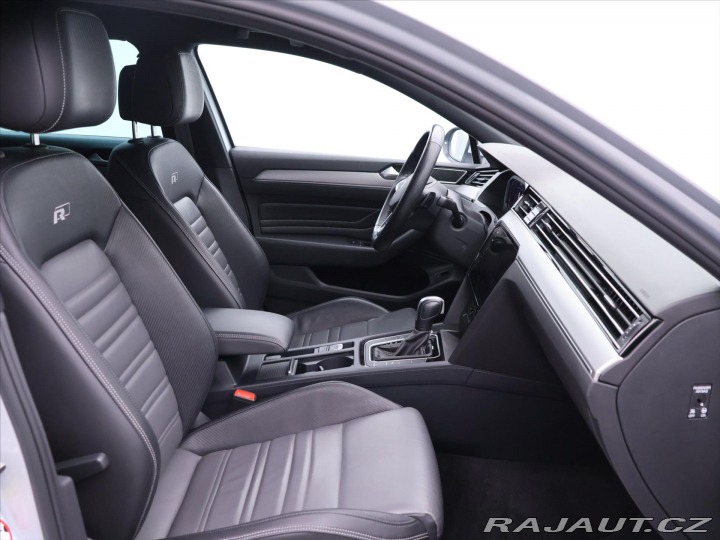 Volkswagen Passat 2.0 TDI DSG R-LINE Matrix 2022