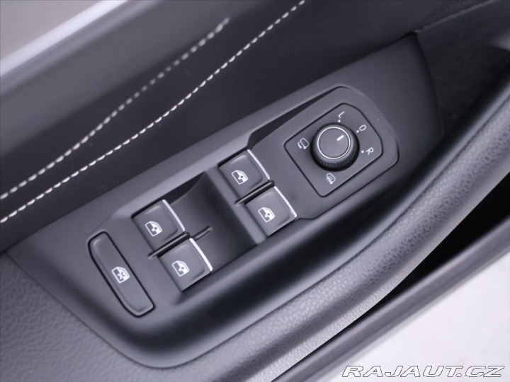 Volkswagen Passat 2.0 TDI DSG R-LINE Matrix 2022