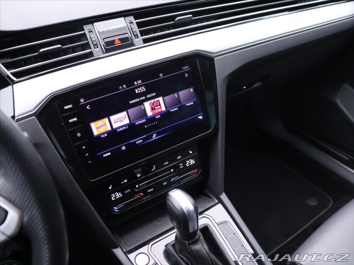Volkswagen Passat 2.0 TDI DSG R-LINE Matrix 2022