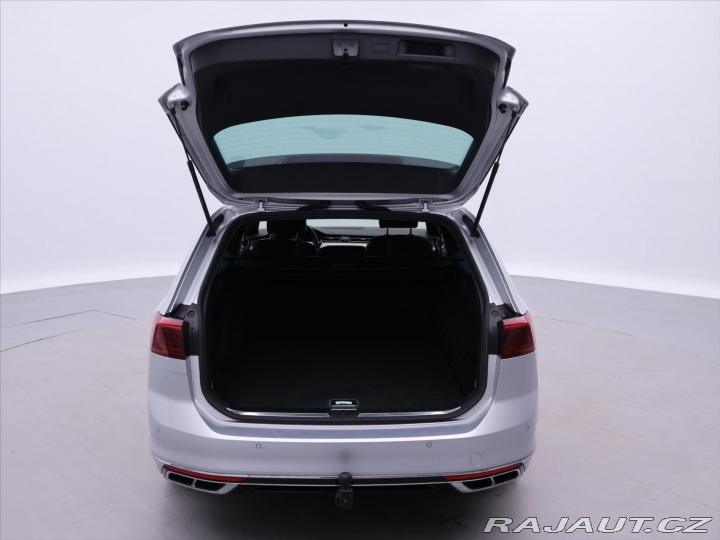 Volkswagen Passat 2.0 TDI DSG R-LINE Matrix 2022