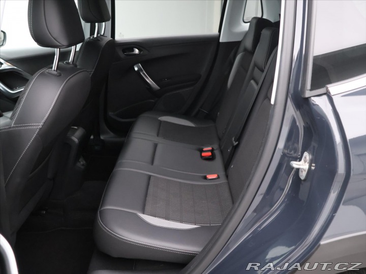Peugeot 2008 1,2 Puretech 81kW Allure 2016