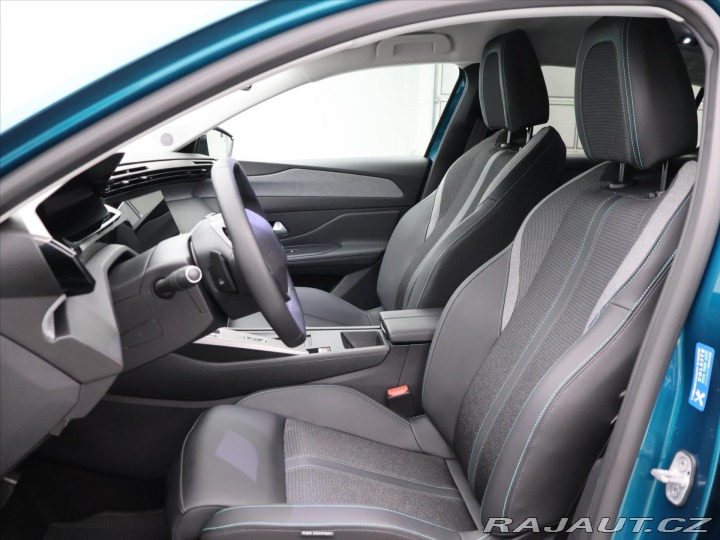 Peugeot 308 1,2 HYBRID ALLURE CZ Aut. 2025