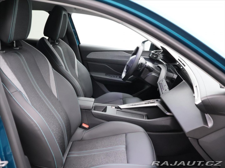 Peugeot 308 1,2 HYBRID ALLURE CZ Aut. 2025