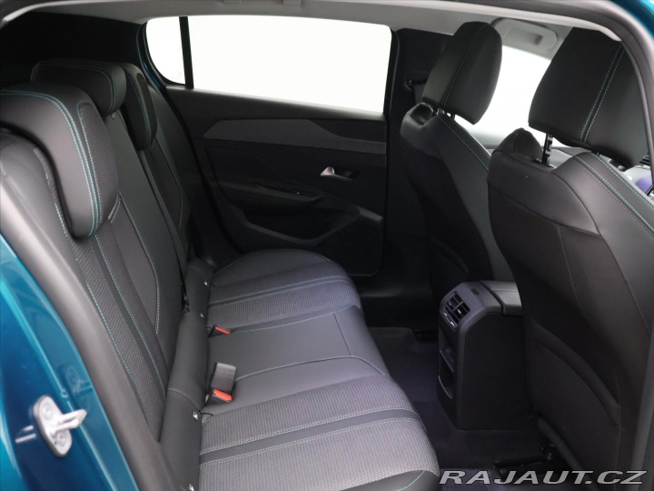 Peugeot 308 1,2 HYBRID ALLURE CZ Aut. 2025