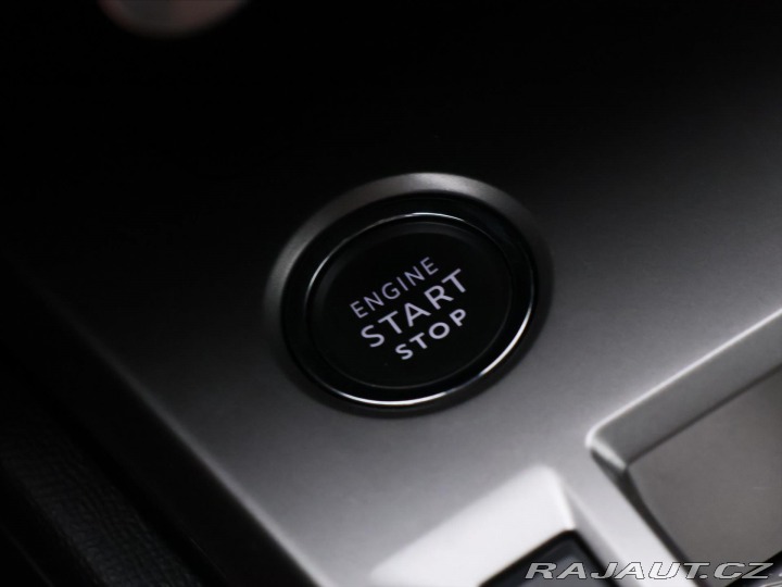 Peugeot 308 1,2 HYBRID ALLURE CZ Aut. 2025