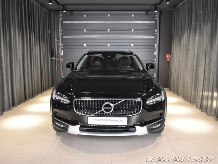 Volvo V90 2,0 CC D5 PRO Bezklíč,Taž 2020