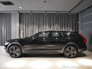 Volvo V90 2,0 CC D5 PRO Bezklíč,Taž 2020