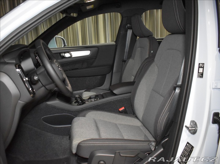 Volvo XC40 2,0 B3  Core 2026
