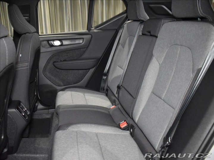 Volvo XC40 2,0 B3  Core 2026