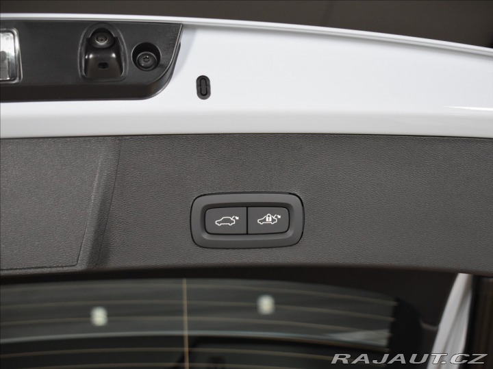 Volvo XC40 2,0 B3  Core 2026