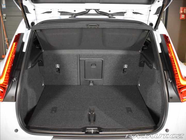 Volvo XC40 2,0 B3  Core 2026