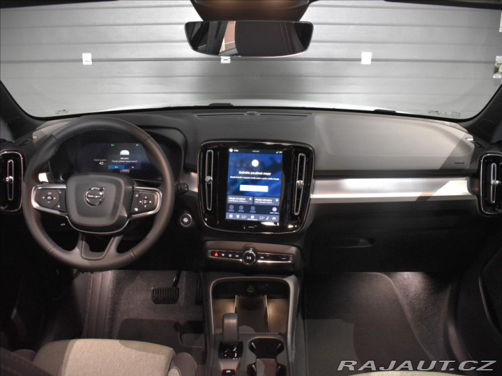 Volvo XC40 2,0 B3  Core 2026