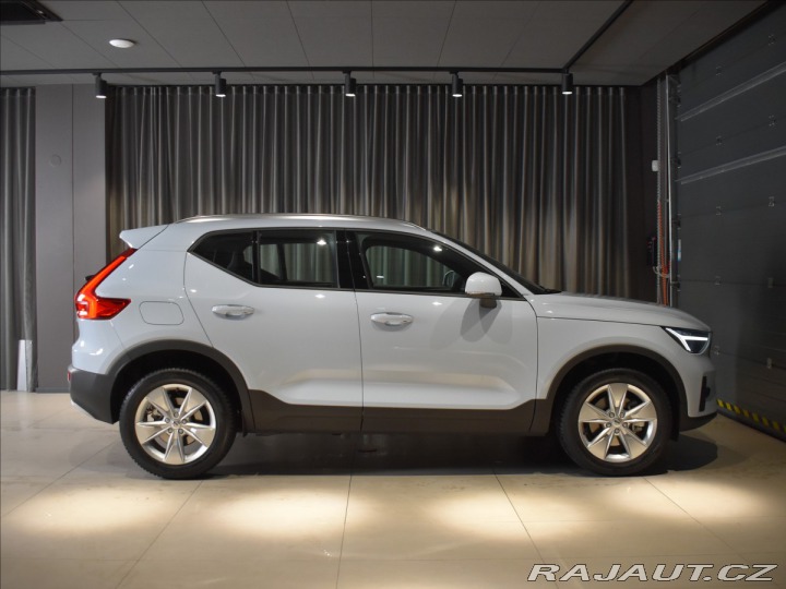 Volvo XC40 2,0 B3  Core 2026