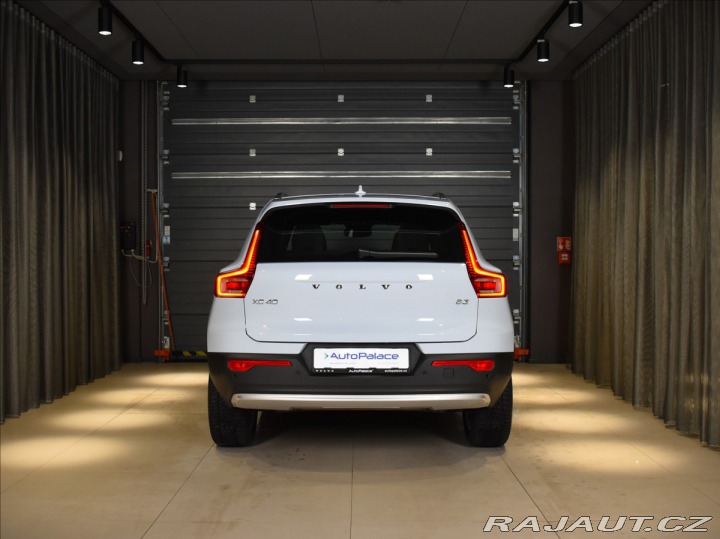 Volvo XC40 2,0 B3  Core 2026