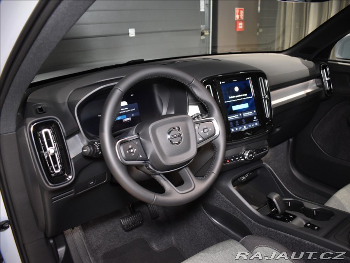 Volvo XC40 2,0 B3  Core 2026