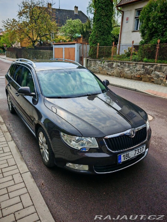 Škoda Superb 2,0 2011