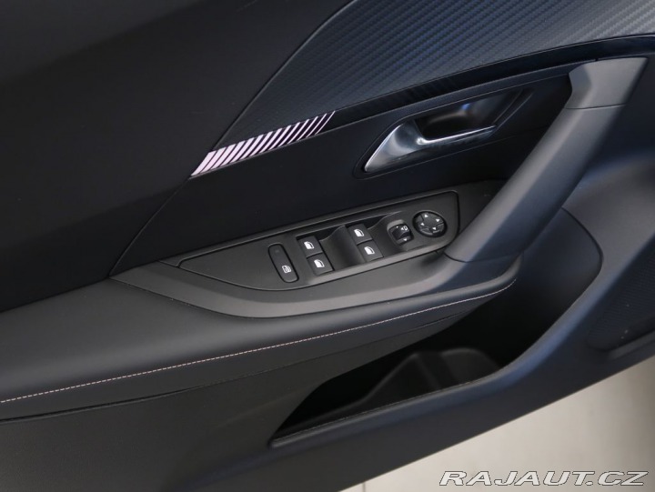 Peugeot 2008 1.2PureTech,96kW,ALLURE,A 2025